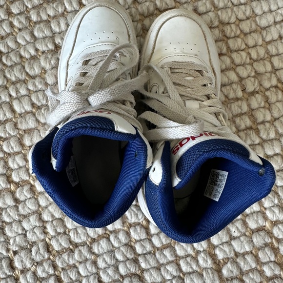 Adidas basketball shoes size 2 little boys - Picture 2 of 7